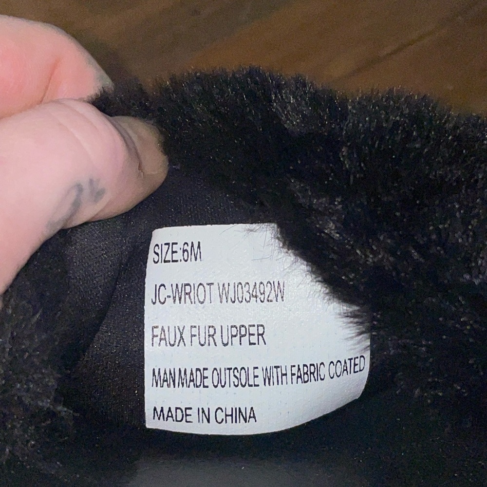 Juicy Couture Plush Black Faux Fur Diamond Crown Slides Y2K Slippers Cute Trendy - Picture 7 of 8